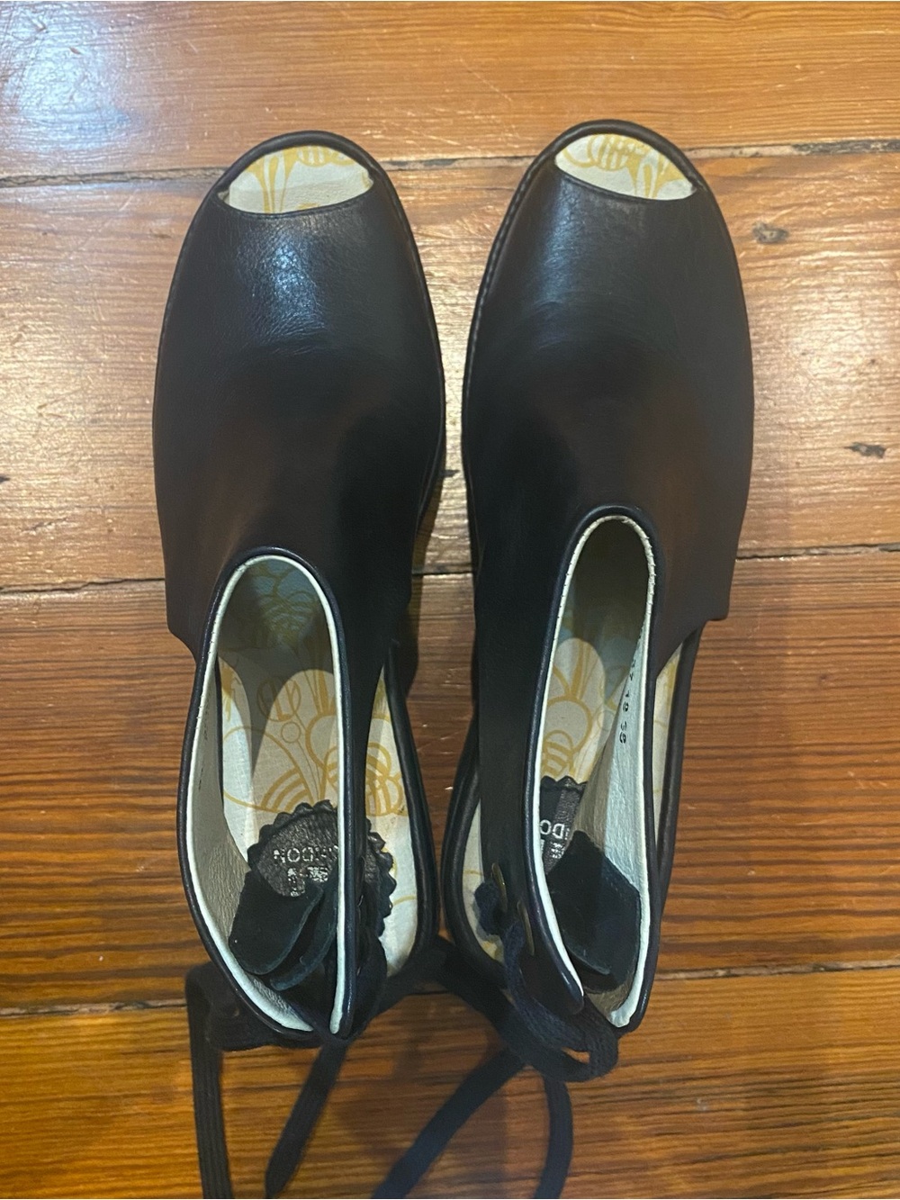 Fly London YUZU Black Leather Peep-Toe Wedge Sandals with Back Tie, EU 37. - Picture 9 of 11